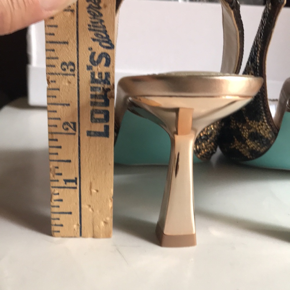 NIB Women’s Betsey Johnson Leopard Shoes - Picture 10 of 11